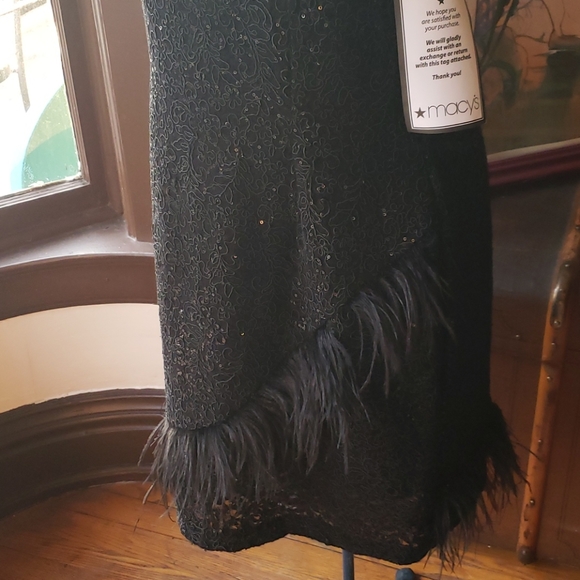 NWT Shelli Segal Elegant LBD w/ Feather Trim sz 16 - Picture 3 of 12